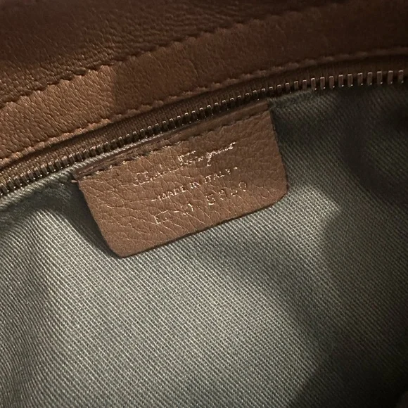‼️SOLD‼️Salvatore Ferragamo Gancini Shoulder Bag Leather Brown Silver - Picture 5 of 10